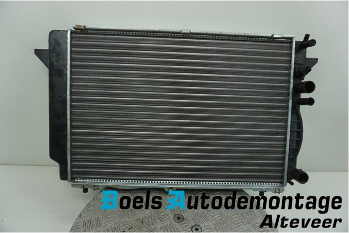 Usagé Radiateur Audi 80 (B4) 1.9 TD Prix € 40,00 Règlement à la marge proposé par Boels Autodemontage