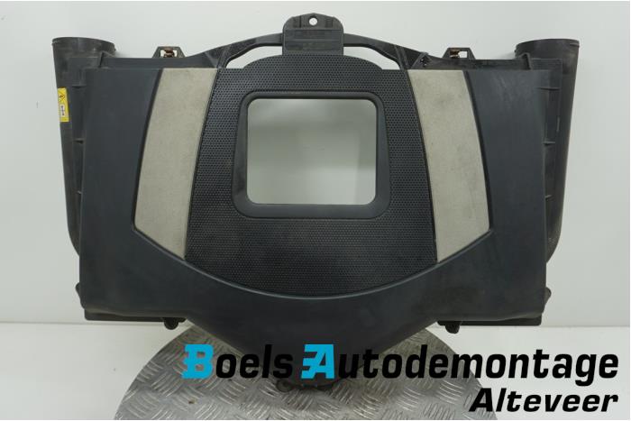 Begagnade Luftfilterhus Mercedes S (W221) 5.5 S-550 32V 4-Matic Pris € 65,00 Marginaltabell erbjuds av Boels Autodemontage