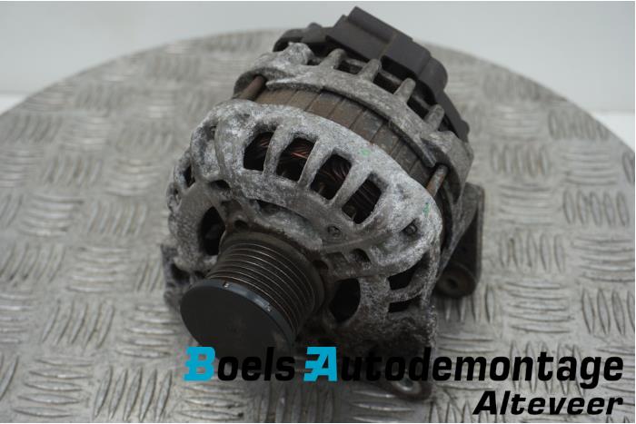 Begagnade Dynamo Renault Clio IV (5R) 0.9 Energy TCE 90 12V Pris € 40,00 Marginaltabell erbjuds av Boels Autodemontage