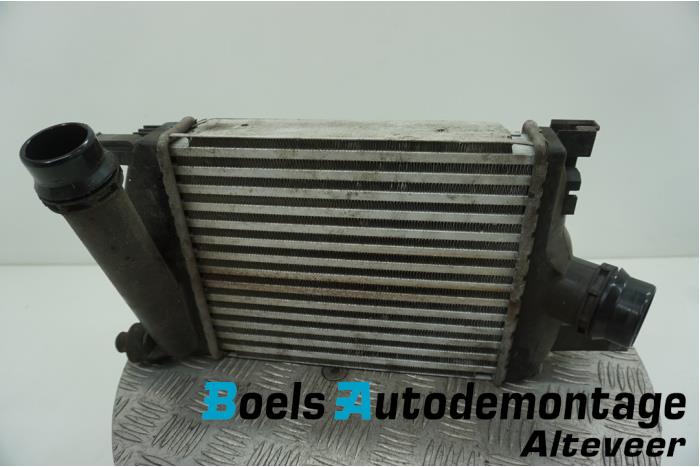 Usados Intercooler Renault Clio IV (5R) 0.9 Energy TCE 90 12V Precio € 35,00 Norma de margen ofrecido por Boels Autodemontage