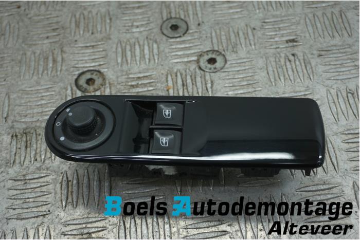 Usados Interruptor combinado de ventanillas Renault Clio IV (5R) 0.9 Energy TCE 90 12V Precio € 15,00 Norma de margen ofrecido por Boels Autodemontage