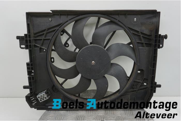 Gebrauchte Kühlerventilator Renault Clio IV (5R) 0.9 Energy TCE 90 12V Preis € 95,00 Margenregelung angeboten von Boels Autodemontage