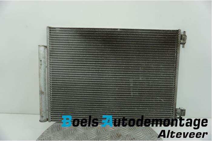Usagé Condenseur de climatisation Renault Clio IV (5R) 0.9 Energy TCE 90 12V Prix € 35,00 Règlement à la marge proposé par Boels Autodemontage