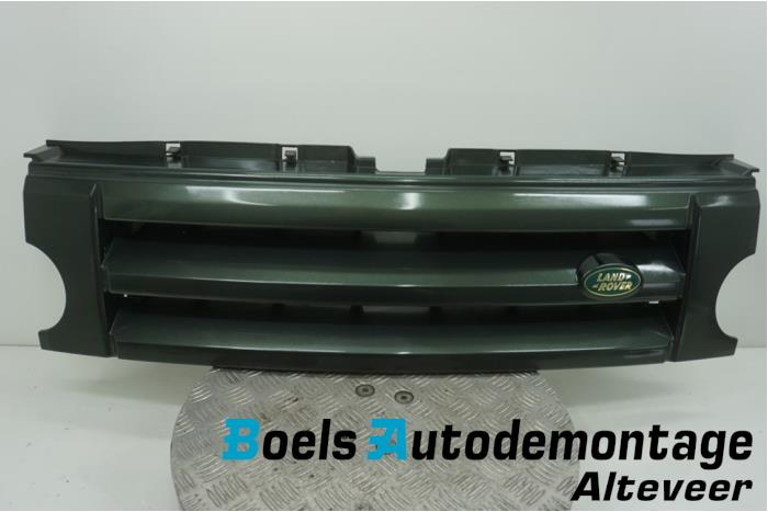 Używane Grill Landrover Discovery III (LAA/TAA) 2.7 TD V6 Cena € 100,00 Procedura marży oferowane przez Boels Autodemontage
