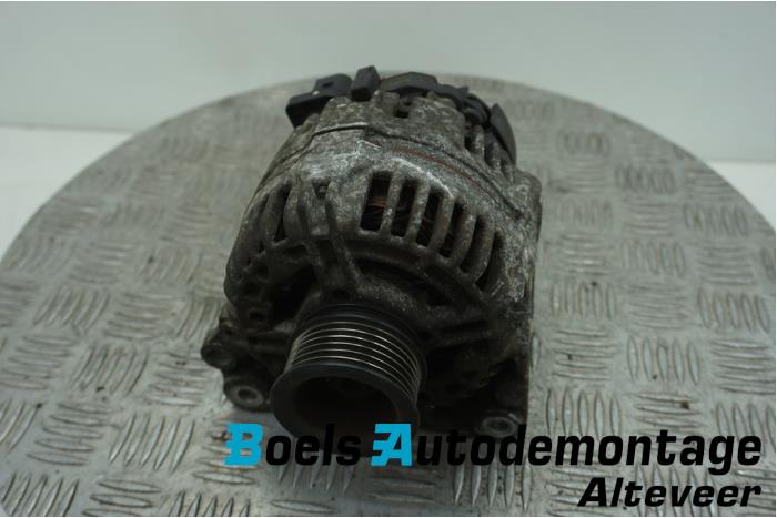 Begagnade Dynamo Audi A2 (8Z0) 1.4 16V Pris € 40,00 Marginaltabell erbjuds av Boels Autodemontage