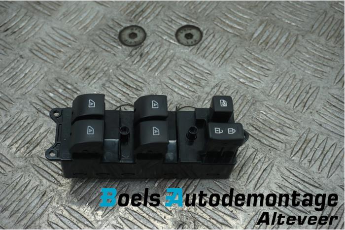 Usados Interruptor combinado de ventanillas Mitsubishi Eclipse Cross (GK/GL) 2.4 16V PHEV 4x4 Precio € 75,00 Norma de margen ofrecido por Boels Autodemontage