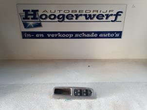 Usagé Commutateur vitre électrique Volvo V50 (MW) 2.0 D 16V Prix € 50,00 Règlement à la marge proposé par Autobedrijf Hoogerwerf