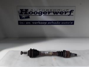 Usagé Cardan gauche (transmission) Peugeot 206 SW (2E/K) 1.6 16V Prix € 30,00 Règlement à la marge proposé par Autobedrijf Hoogerwerf
