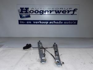 Usagé Mécanique vitre 4portes avant gauche Renault Megane Break/Grandtour (KA) 1.9 dTi 80 Prix € 50,00 Règlement à la marge proposé par Autobedrijf Hoogerwerf