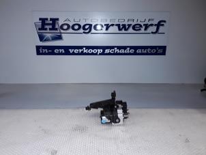 Używane Pompa ABS Opel Vectra C GTS 1.8 16V Cena € 50,00 Procedura marży oferowane przez Autobedrijf Hoogerwerf