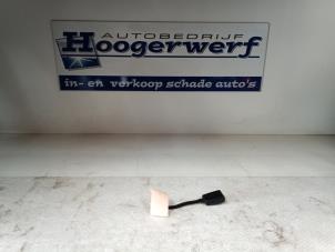 Używane Napinacz pasa bezpieczenstwa prawy Volkswagen Polo III (6N1) 1.4i 60 Cena € 30,00 Procedura marży oferowane przez Autobedrijf Hoogerwerf