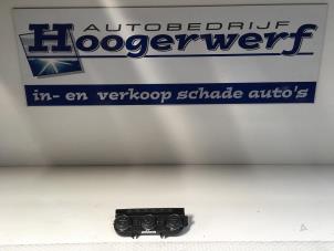 Usagé Commande chauffage Volkswagen Golf VI (5K1) 2.0 TDI 16V Prix € 40,00 Règlement à la marge proposé par Autobedrijf Hoogerwerf