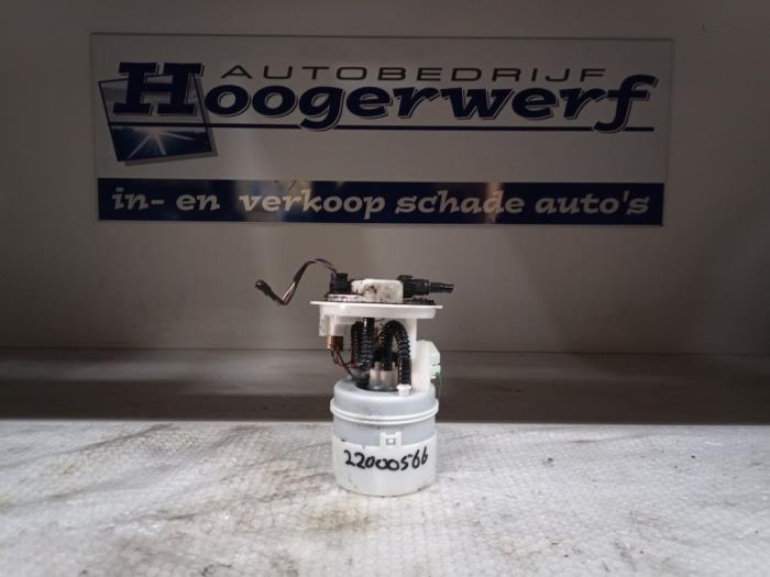 Usagé Pompe d'injection Dacia Sandero I (BS) 1.2 16V Prix € 50,00 Règlement à la marge proposé par Autobedrijf Hoogerwerf