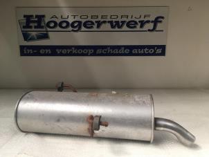 Usagé Silencieux arrière (echappement) Peugeot 206 (2A/C/H/J/S) 1.6 16V Prix € 25,00 Règlement à la marge proposé par Autobedrijf Hoogerwerf