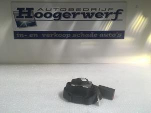 Usagé Tendeur de ceinture arrière centre Dodge Caliber 1.8 16V Prix € 25,00 Règlement à la marge proposé par Autobedrijf Hoogerwerf