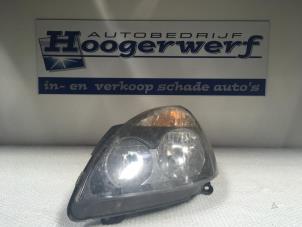 Used Headlight, left Renault Clio II (BB/CB) 1.2 16V Price € 25,00 Margin scheme offered by Autobedrijf Hoogerwerf