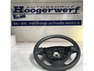 Usados Volante Renault Twingo II (CN) 1.2 16V Precio € 30,00 Norma de margen ofrecido por Autobedrijf Hoogerwerf