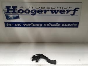 Używane Pedal gazu Renault Twingo III (AH) 1.0 SCe 70 12V Cena € 50,00 Procedura marży oferowane przez Autobedrijf Hoogerwerf