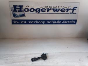 Usagé Commutateur feu clignotant BMW 3 serie (E46/4) 320d 16V Prix € 20,00 Règlement à la marge proposé par Autobedrijf Hoogerwerf