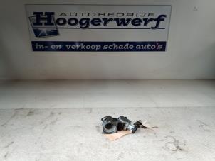 Usados Cerradura de contacto y llave Opel Corsa D 1.4 16V Twinport Precio € 50,00 Norma de margen ofrecido por Autobedrijf Hoogerwerf