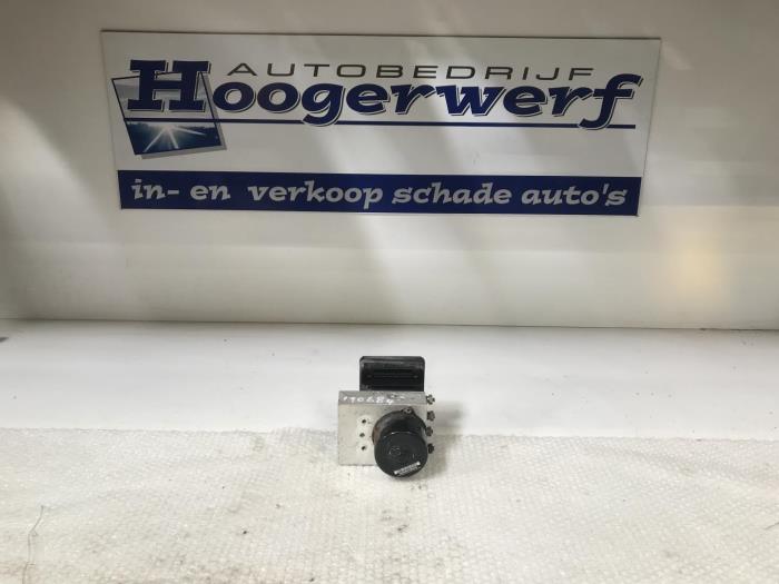 Usagé Bloc ABS Landrover Freelander Hard Top 2.0 td4 16V Prix € 65,00 Règlement à la marge proposé par Autobedrijf Hoogerwerf