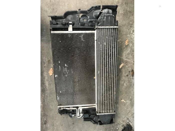 Gebrauchte Kühler Volvo V60 I (FW/GW) 2.0 D3 20V Preis auf Anfrage angeboten von Autobedrijf Hoogerwerf