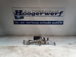 Gebrauchte Scheibenwischermotor + Mechanik Mercedes S (W126) 280 S Preis € 150,00 Margenregelung angeboten von Autobedrijf Hoogerwerf