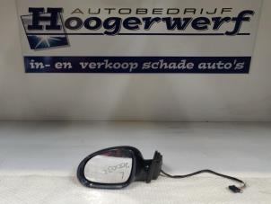 Usagé Rétroviseur gauche Volkswagen Passat Variant (3B6) 1.9 TDI 130 Prix € 30,00 Règlement à la marge proposé par Autobedrijf Hoogerwerf