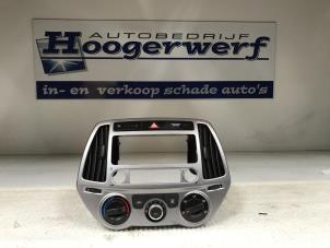 Used Air conditioning control panel Dacia Logan MCV II/Sandero Wagon (7S) 0.9 TCE 12V Price € 70,00 Margin scheme offered by Autobedrijf Hoogerwerf