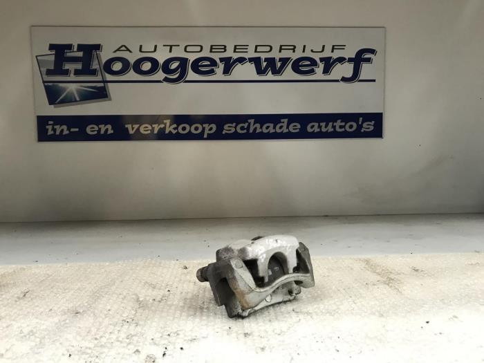 Rear brake calliper, left from a Toyota Verso 1.6 16V VVT-i 2014