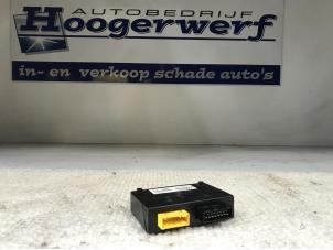 Usados Ordenador de capota Peugeot 206 CC (2D) 1.6 16V Precio € 35,00 Norma de margen ofrecido por Autobedrijf Hoogerwerf