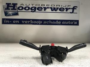 Usagé Commodo d'essuie glace Ford Ka I 1.3i Prix € 20,00 Règlement à la marge proposé par Autobedrijf Hoogerwerf