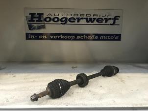 Used Front drive shaft, right Renault Clio II (BB/CB) 1.4 16V Price € 40,00 Margin scheme offered by Autobedrijf Hoogerwerf