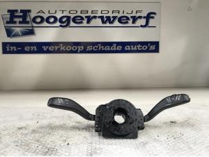 Usagé Commodo d'essuie glace Skoda Fabia II (5J) 1.2i 12V Prix € 30,00 Règlement à la marge proposé par Autobedrijf Hoogerwerf