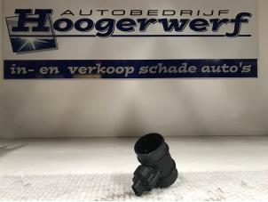 Używane Czujnik masy powietrza Opel Corsa D 1.2 16V Cena € 30,00 Procedura marży oferowane przez Autobedrijf Hoogerwerf