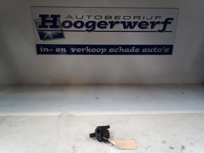 Begagnade Extra vattenpump Mercedes C Estate (S205) C-180 1.6 16V BlueEfficiency Pris € 20,00 Marginaltabell erbjuds av Autobedrijf Hoogerwerf