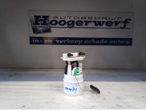 Used Electric fuel pump Renault Clio IV Estate/Grandtour (7R) 0.9 Energy TCE 90 12V Price € 40,00 Margin scheme offered by Autobedrijf Hoogerwerf