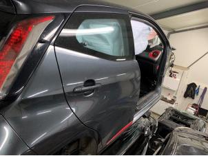 Gebrauchte Tür 4-türig rechts hinten Toyota Aygo (B40) 1.0 12V VVT-i Preis € 200,00 Margenregelung angeboten von Autobedrijf Hoogerwerf
