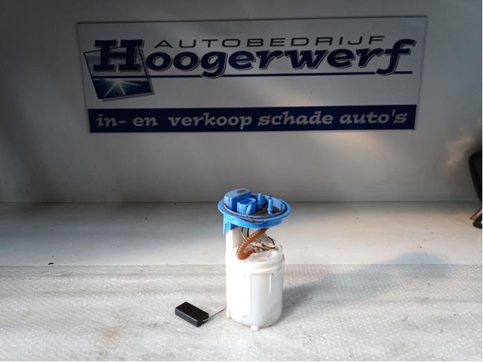 Usagé Pompe essence Volkswagen Golf V (1K1) 2.0 FSI 16V Prix € 50,00 Règlement à la marge proposé par Autobedrijf Hoogerwerf