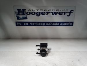 Używane Pompa ABS Volvo V50 (MW) 2.4 20V Cena € 50,00 Procedura marży oferowane przez Autobedrijf Hoogerwerf
