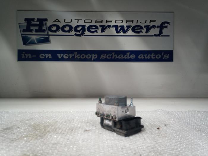 Begagnade ABS-pump Dacia Sandero I (BS) 1.2 16V Pris € 50,00 Marginaltabell erbjuds av Autobedrijf Hoogerwerf