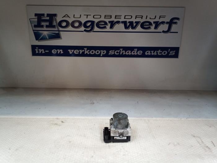 Usagé Bloc ABS Renault Modus/Grand Modus (JP) 1.6 16V Prix € 60,00 Règlement à la marge proposé par Autobedrijf Hoogerwerf