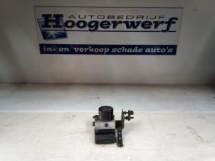 Usagé Pompe ABS Volkswagen Polo IV (9N1/2/3) 1.4 16V Prix € 60,00 Règlement à la marge proposé par Autobedrijf Hoogerwerf