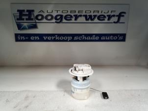 Używane Elektryczna pompa paliwa Peugeot 206 (2B) 1.4 Cena € 30,00 Procedura marży oferowane przez Autobedrijf Hoogerwerf