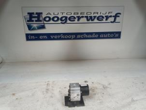 Używane Pompa ABS Opel Vectra C 1.8 16V Cena € 40,00 Procedura marży oferowane przez Autobedrijf Hoogerwerf