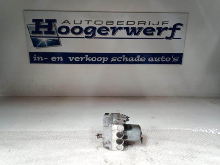 Usagé Bloc ABS Citroen Berlingo 1.6 HDI 16V 75 Prix € 75,00 Règlement à la marge proposé par Autobedrijf Hoogerwerf