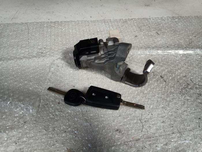 Zündschloss+Schlüssel van een Toyota Aygo (B40) 1.0 12V VVT-i 2015