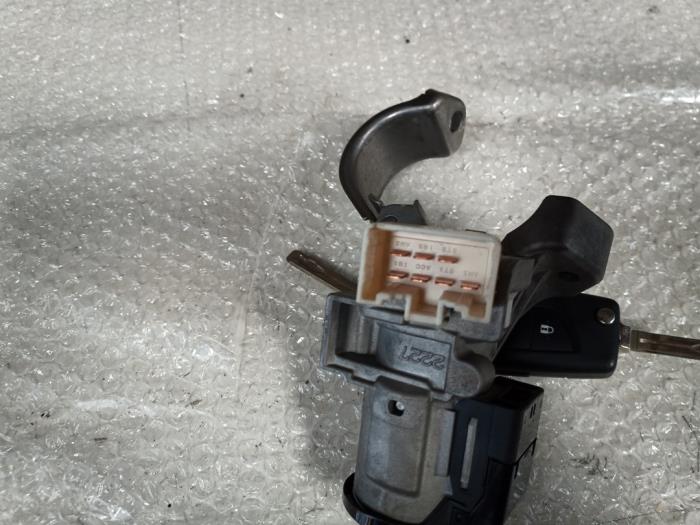 Zündschloss+Schlüssel van een Toyota Aygo (B40) 1.0 12V VVT-i 2015