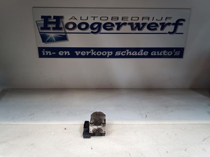 Begagnade ABS-pump Mitsubishi Lancer Wagon (CS/CT) 1.6 16V Pris € 60,00 Marginaltabell erbjuds av Autobedrijf Hoogerwerf