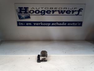 Używane Pompa ABS Mitsubishi Lancer Wagon (CS) 1.6 16V Cena € 60,00 Procedura marży oferowane przez Autobedrijf Hoogerwerf